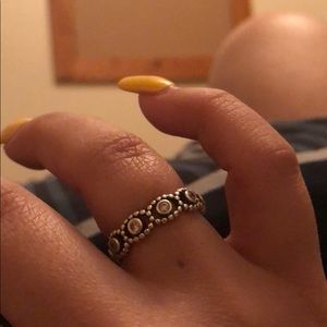 “her majesty”pandora ring size 7.5